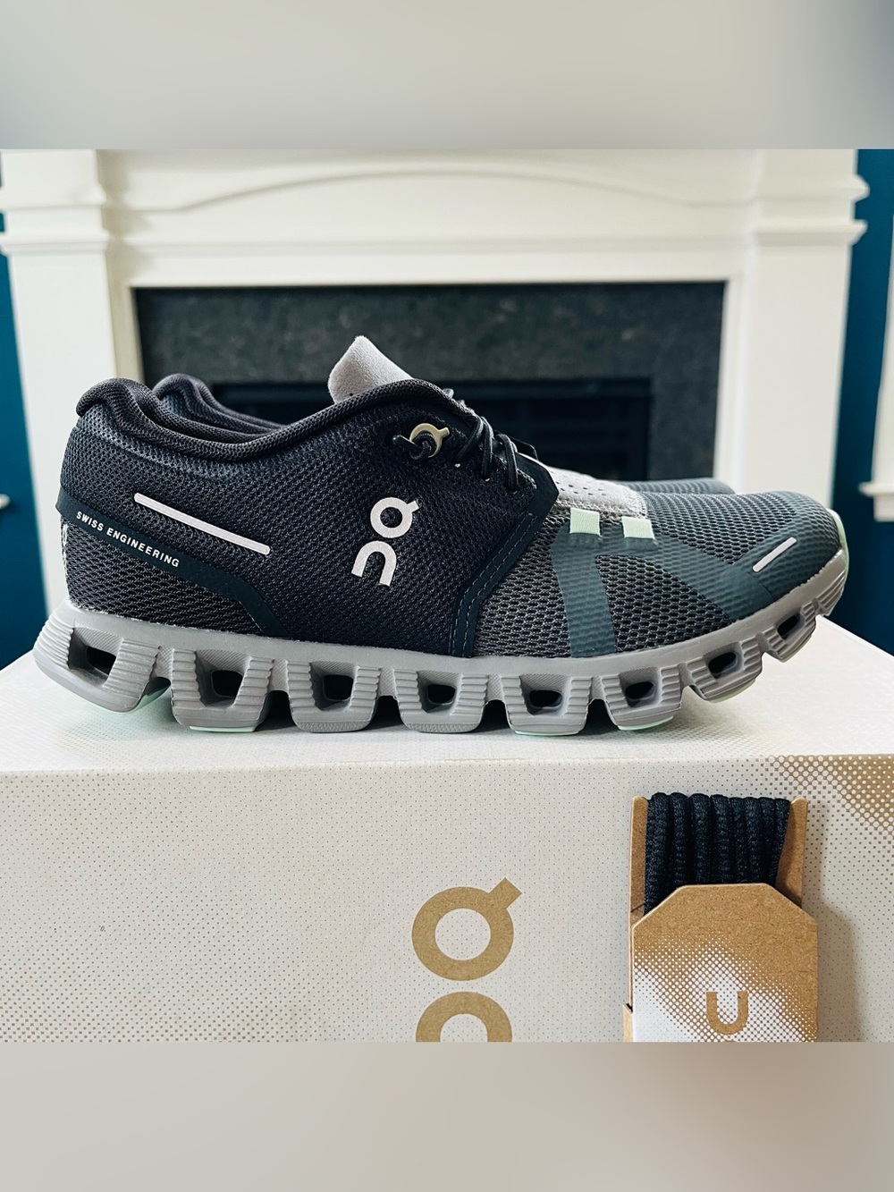 Sz 5 On Cloud 5 Women's Sneakers Trainers Shoes Black/Lead (Kids 3.5) 59.98158
